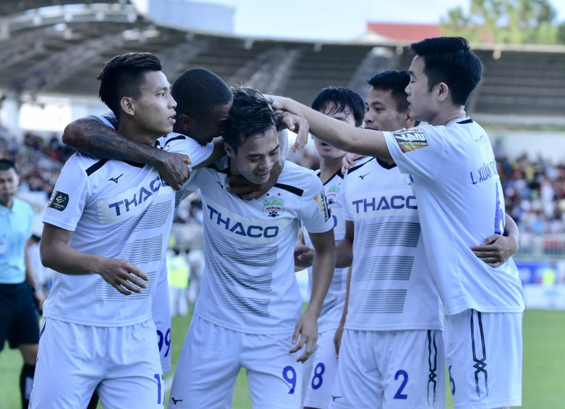 Hoàng Anh Gia Lai đánh bại Sông Lam Nghệ An. (Ảnh: Dư Toán/TTXVN)