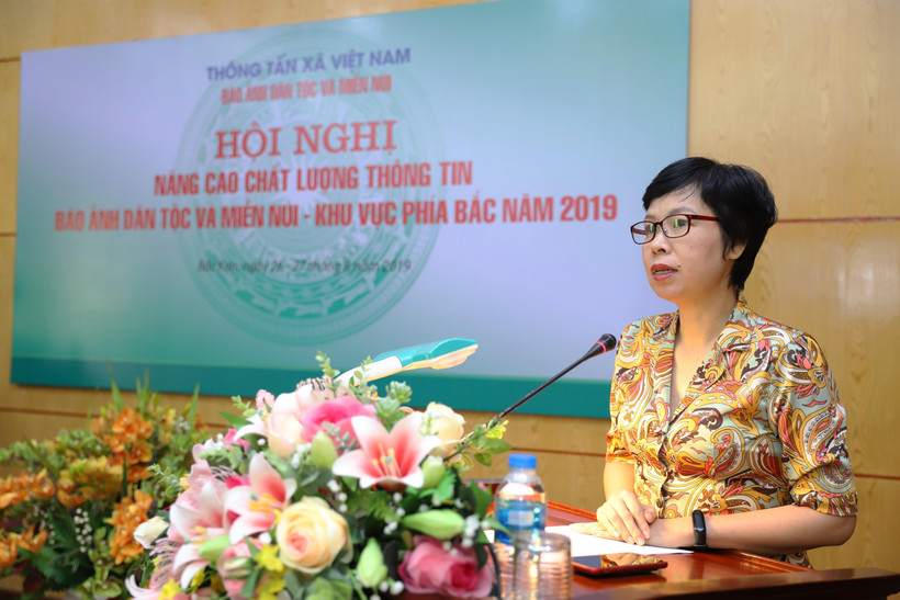 Bà Vũ Việt Trang, Phó tổng Giám đốc TTXVN phát biểu tại Hội nghị. (Ảnh: TTXVN)