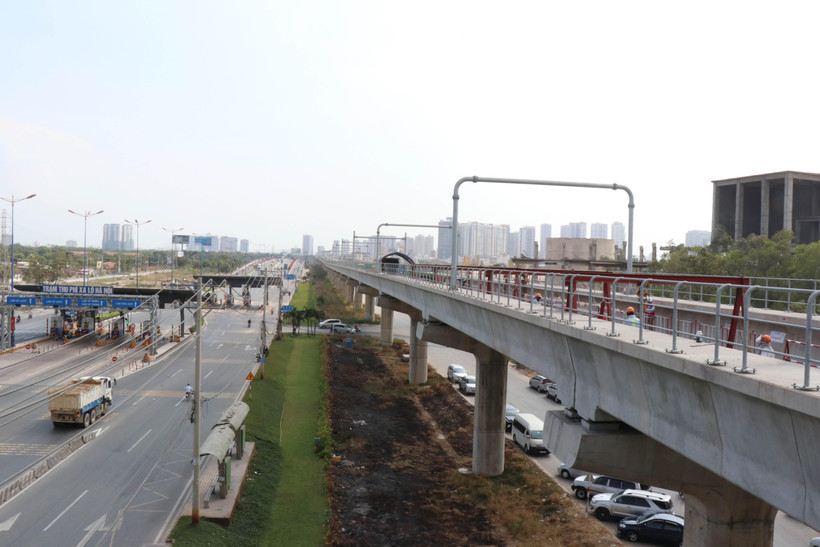 Công trình tuyến metro số 1 đang được Thành phố Hồ Chí Minh thúc đẩy để 'về đích' cuối năm 2020. (Ảnh: Tiến Lực/TTXVN)