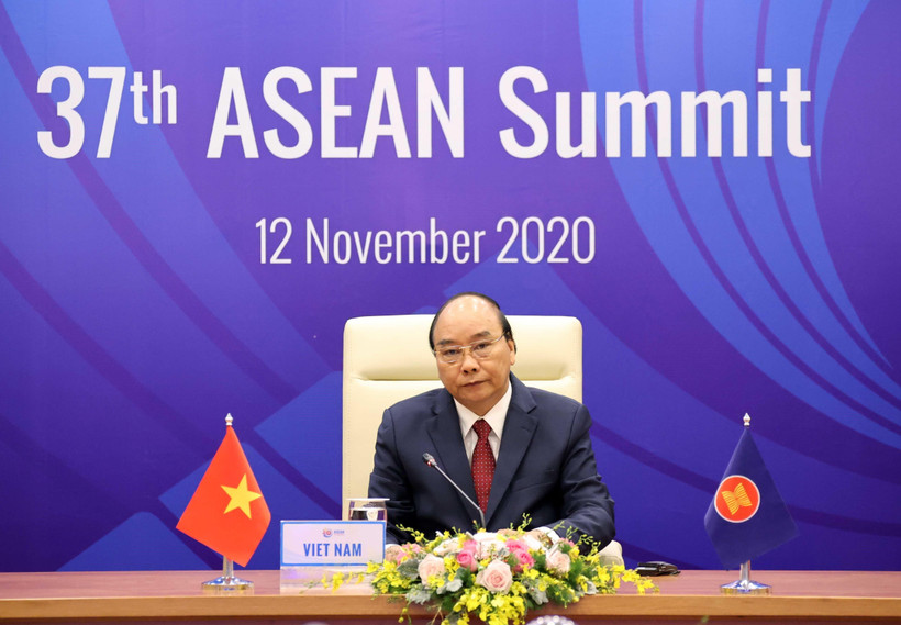 Thủ tướng Nguyễn Xuân Phúc chủ trì Phiên toàn thể Hội nghị Cấp cao ASEAN lần thứ 37. (Ảnh: Thống Nhất/TTXVN)