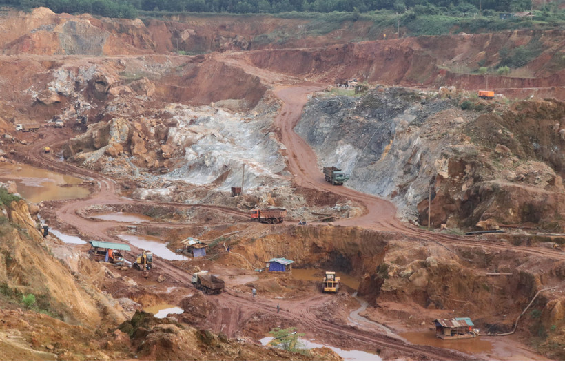 Một góc điểm mỏ khai thác quặng chính của Mỏ sắt Trại Cau. (Ảnh: Hoàng Nguyên/TTXVN)