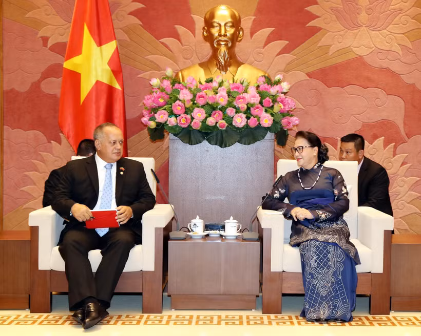 Chủ tịch Quốc hội Nguyễn Thị Kim Ngân tiếp ông Diosdado Cabello Rondon, Phó Chủ tịch thứ Nhất Đảng Xã hội Chủ nghĩa Thống nhất Venezuela. (Ảnh: Trọng Đức/TTXVN)