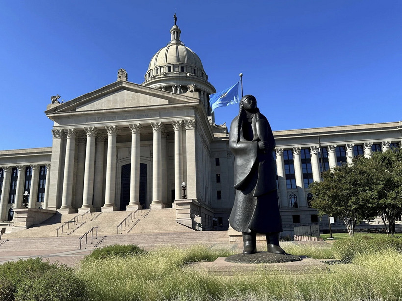 Bên ngoài Văn phòng Hội đồng bầu cử tiểu bang Oklahoma. (Ảnh: AP)