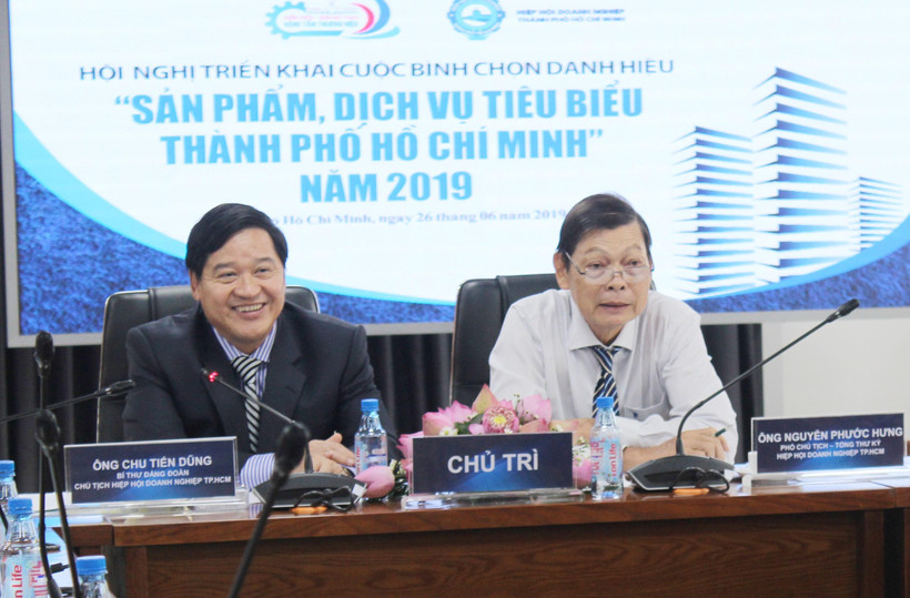 Lãnh đạo Hiệp hội Doanh nghiệp Thành phố Hồ Chí Minh chủ trì hội nghị triển khai cuộc bình chọn danh hiệu “Sản phẩm, Dịch vụ tiêu biểu Thành phố Hồ Chí Minh” năm 2019 ngày 26/6/2019. (Ảnh: Xuân Anh/TTXVN)
