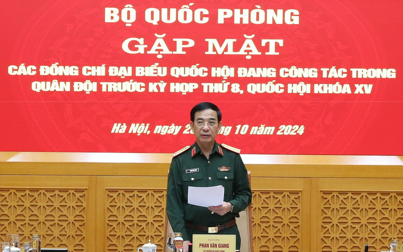 Đại tướng Phan Văn Giang chủ trì buổi gặp mặt. (Ảnh: Hồng Pha/TTXVN phát)