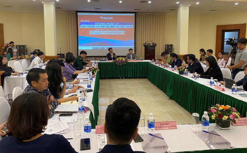 Quang cảnh Tọa đàm về khung pháp lý cho thuốc lá thế hệ mới tại Việt Nam. 