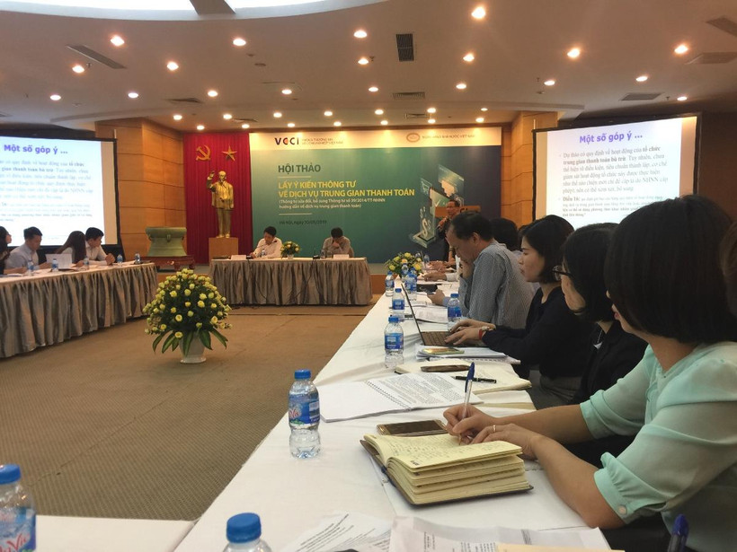 Việc đưa ra quy định các hạn chế trong dịch vụ trung gian thanh toán và ví điện tử là nhằm giảm thiểu những rủi ro của dịch vụ này. (Ảnh: PV/Vietnam+)