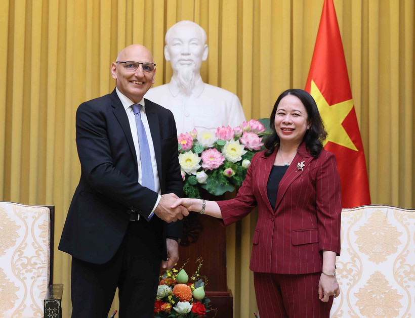 Phó Chủ tịch nước Võ Thị Ánh Xuân tiếp ông Elchin Amirbayov, Đặc phái viên của Tổng thống Azerbaijan. (Ảnh: An Đăng/TTXVN)