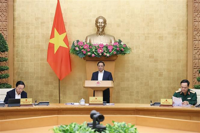 Thủ tướng Phạm Minh Chính chủ trì họp chuyên đề về xây dựng pháp luật tháng 11/2023. (Ảnh: Dương Giang/TTXVN)