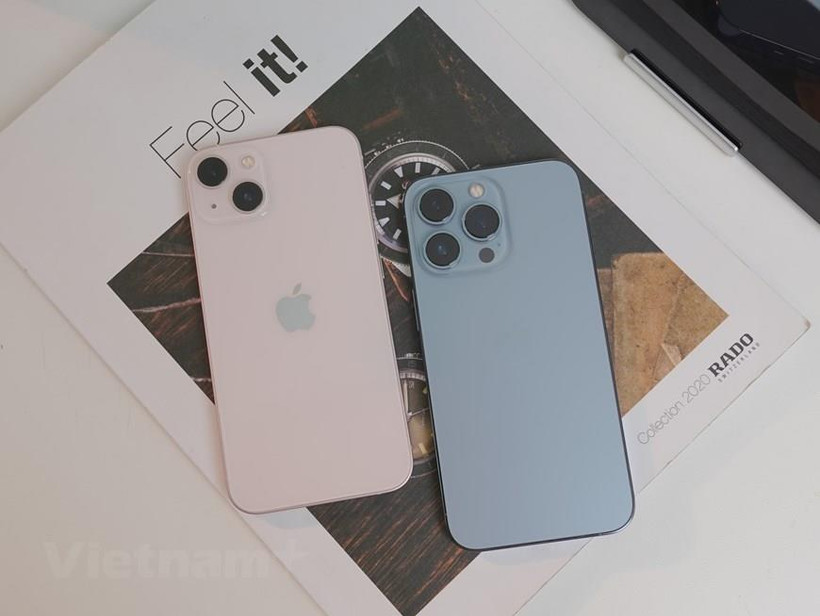 Các mẫu iPhone 13 đang trên đường về nước trong thời gian sớm hơn dự kiến. (Ảnh: PV/Vietnam+)