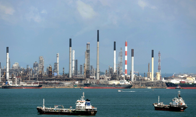 Tàu thuyền trên vùng biển Singapore. (Ảnh: AFP/TTXVN)