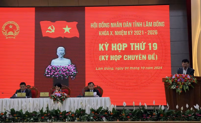 Quang cảnh Kỳ họp Hội đồng Nhân dân tỉnh Lâm Đồng thứ 19, nhiệm kỳ 2021-2026. (Ảnh: Chu Quốc Hùng/TTXVN)