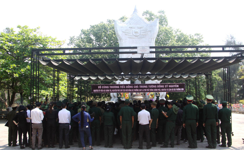 Quang cảnh lễ viếng. (Ảnh: Trịnh Bang Nhiệm/TTXVN)