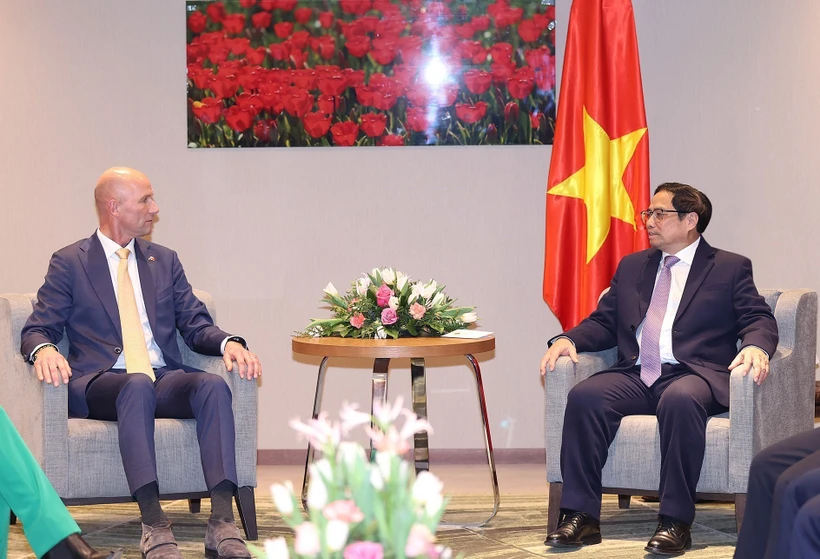 Thủ tướng Phạm Minh Chính tiếp ông Joost Vrancken Peeters, Chủ tịch Hiệp hội doanh nghiệp Hà Lan tại Việt Nam và lãnh đạo Phòng Thương mại Hà Lan- Việt Nam. (Ảnh: Dương Giang/TTXVN)