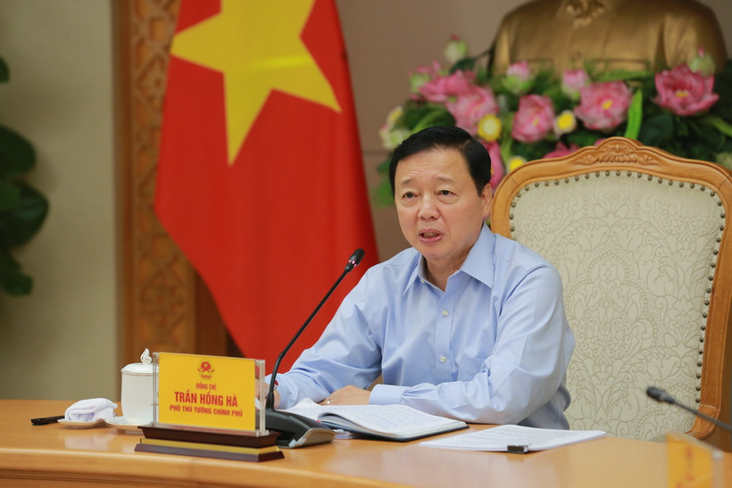 Phó Thủ tướng Chính phủ Trần Hồng Hà phát biểu tại cuộc họp. (Ảnh: Diệp Trương/TTXVN)