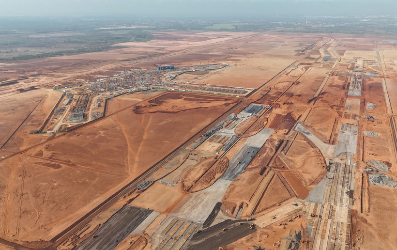 Đường cất hạ cánh và đường lăn, sân đỗ tàu bay tiếp giáp nhà ga hành khách sân bay Long Thành. (Ảnh: Công Phong/TTXVN)