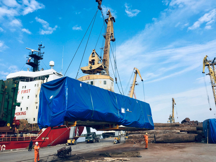 Máy đào hầm thứ hai của tuyến đường sắt đô thị Nhổn-ga Hà Nội đã cập cảng Hải Phòng. (Ảnh: MRB cung cấp)