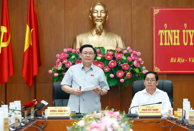 Chủ tịch Quốc hội Vương Đình Huệ phát biểu chỉ đạo. (Ảnh: An Đăng/TTXVN)