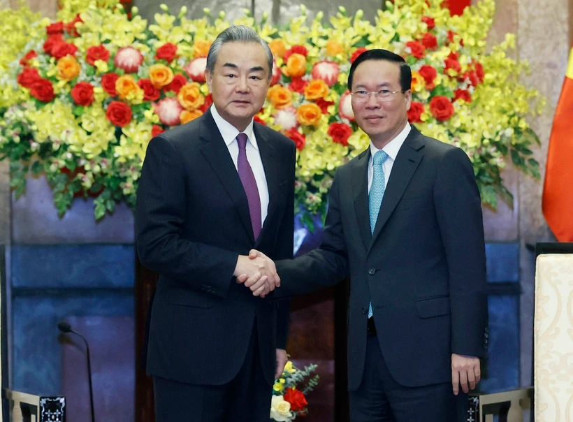 Chủ tịch nước Võ Văn Thưởng tiếp Bộ trưởng Ngoại giao Trung Quốc Vương Nghị. (Ảnh: Thống Nhất/TTXVN)