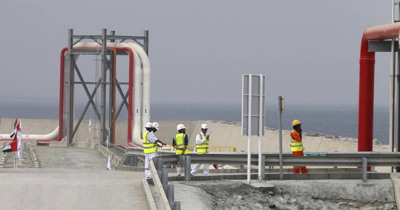 Hệ thống đường ống dẫn dầu tại Fujairah, Các Tiểu vương quốc Arab Thống nhất (UAE). (Ảnh: AFP/TTXVN)