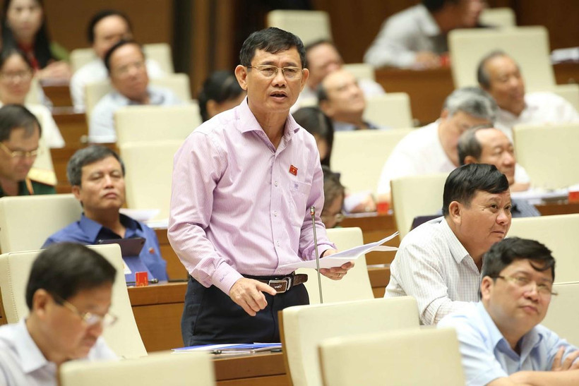 Đại biểu quốc hội tỉnh Quảng Bình Nguyễn Ngọc Phương phát biểu. (Ảnh: Doãn Tấn/TTXVN)