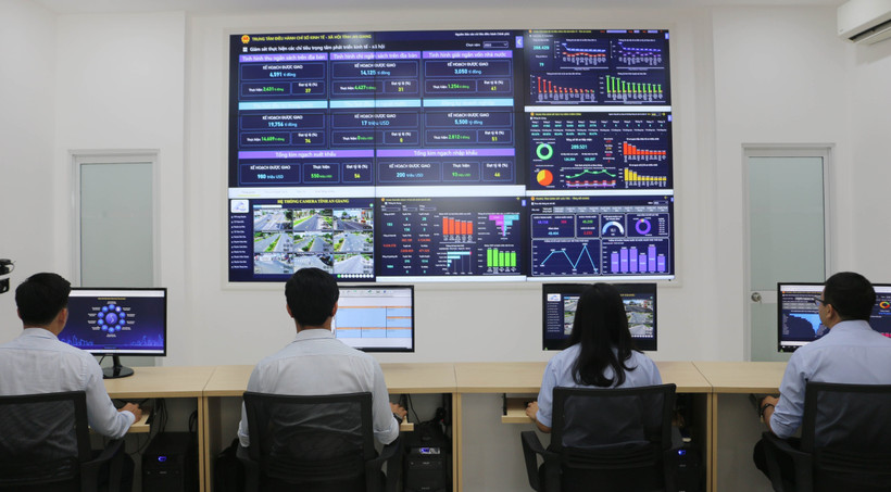 Trung tâm điều hành thông minh (IOC) tỉnh An Giang. (Ảnh: Công Mạo/TTXVN)
