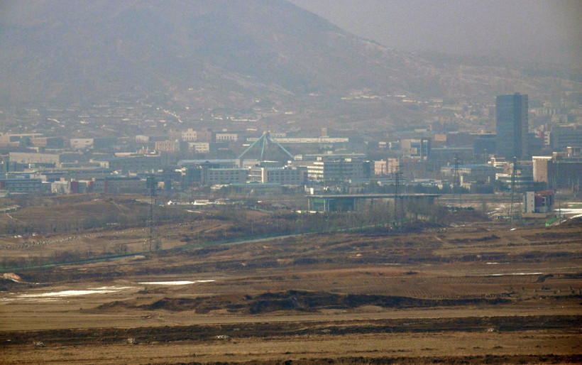 Quang cảnh khu công nghiệp chung liên Triều Kaesong tại thị trấn Kaesong, Triều Tiên. (Ảnh: AFP/TTXVN)