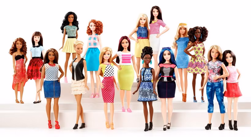 Búp bê Barbie được trưng bày tại Paris, Pháp. (Ảnh: AFP/ TTXVN)