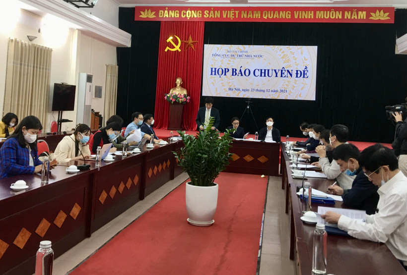 Họp báo chuyên đề về “Hoạt động xuất cấp hàng dự trữ quốc gia cho các địa phương để hỗ trợ nhân dân khắc phục hậu quả thiên tai, dịch bệnh, cứu đói, thực hiện dự án trồng rừng và hỗ trợ học sinh vùng đặc biệt khó khăn trong năm 2021,” ngày 23/12. (Ảnh: PV