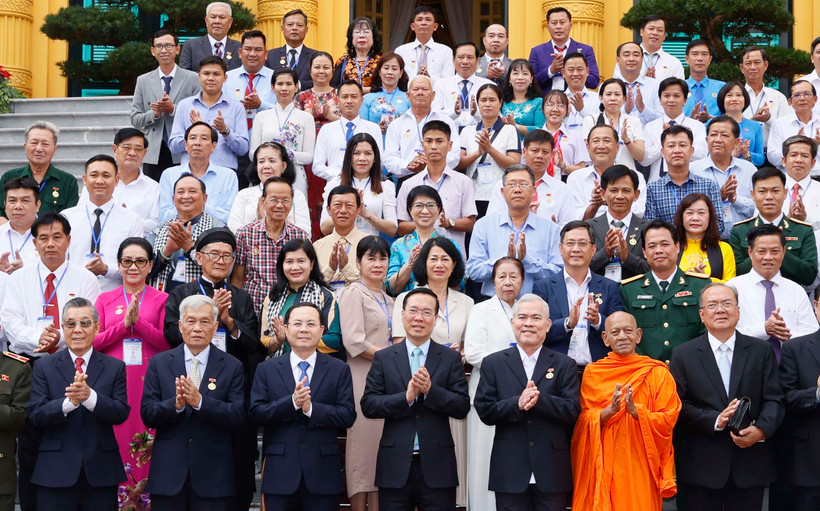 Chủ tịch nước Võ Văn Thưởng và các đại biểu. (Ảnh: Thống Nhất/TTXVN)