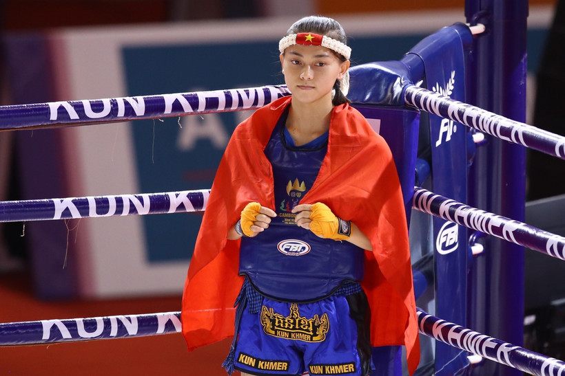 Huỳnh Hà Hữu Hiếu giành HCV môn Kun Khmer nội dung đối kháng, hạng cân 45kg. (Ảnh: TTXVN)