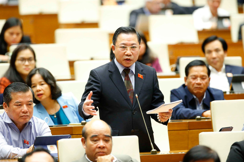 Đại biểu Quốc hội tỉnh Bến Tre Lưu Bình Nhưỡng phát biểu ý kiến. (Ảnh: Doãn Tấn/TTXVN)