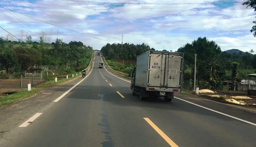 Tuyến đường Quốc lộ qua địa bàn tỉnh Tây Nguyên. (Ảnh: Việt Hùng/Vietnam+)