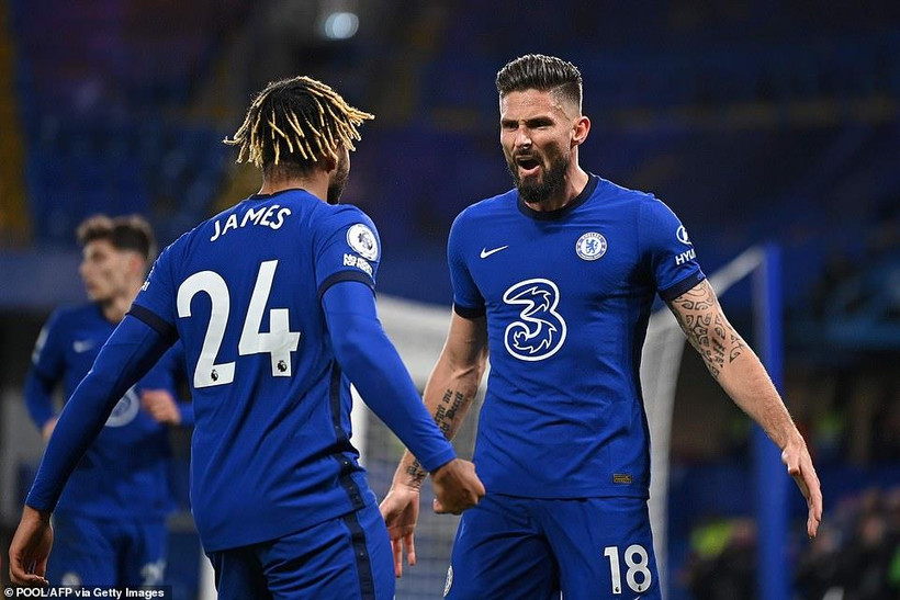 Giroud tiếp tục lập công giúp Chelsea dẫn đầu Premier League. (Nguồn: Getty Images)