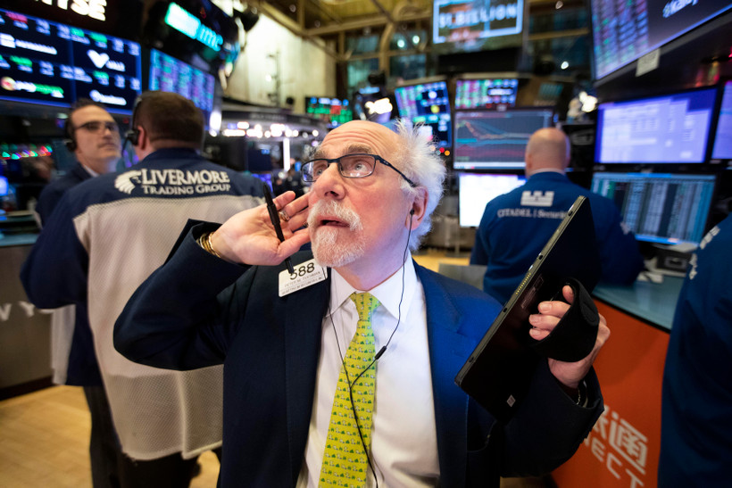 Giao dịch viên tại Sàn giao dịch chứng khoán New York, Mỹ. (Ảnh: THX/TTXVN)