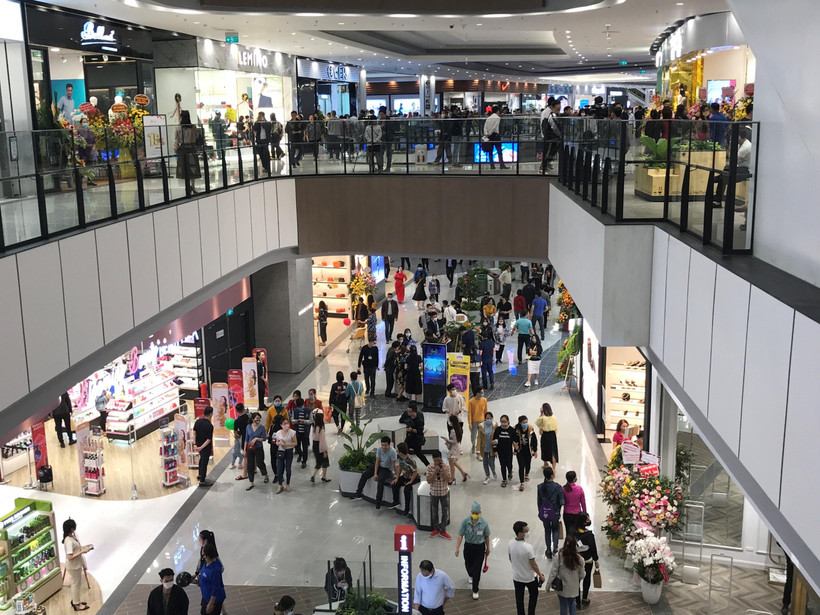 Mua sắm tại AEONMALL (Ảnh: Vietnam+)