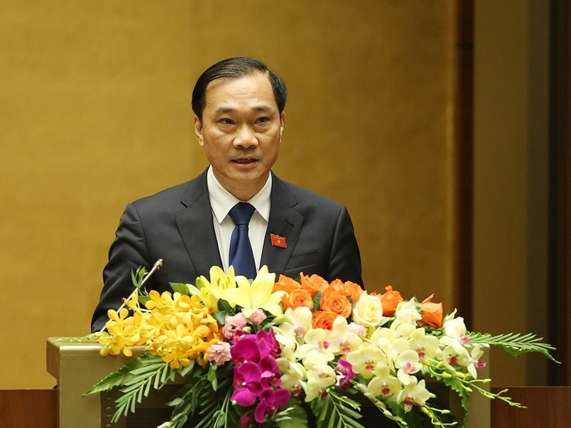 Chủ nhiệm Ủy ban Kinh tế của Quốc hội Vũ Hồng Thanh trình bày Báo cáo tại phiên họp sáng 20/5.