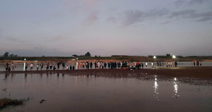 Hiện trường vụ chìm đò. (Ảnh: Trần TĩnhTTXVN)