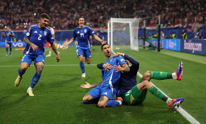 Italy giành vé vào vòng 1/8 siêu kịch tính. (Nguồn: Getty Images)