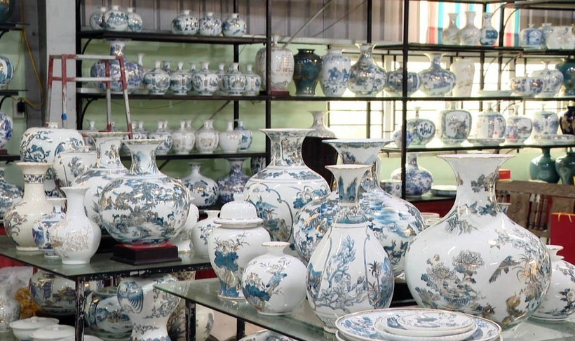 Sản phẩm gốm Bồ Bát, xã Yên Thành, huyện Yên Mô, tỉnh Ninh Bình. (Ảnh: Thùy Dung/TTXVN)