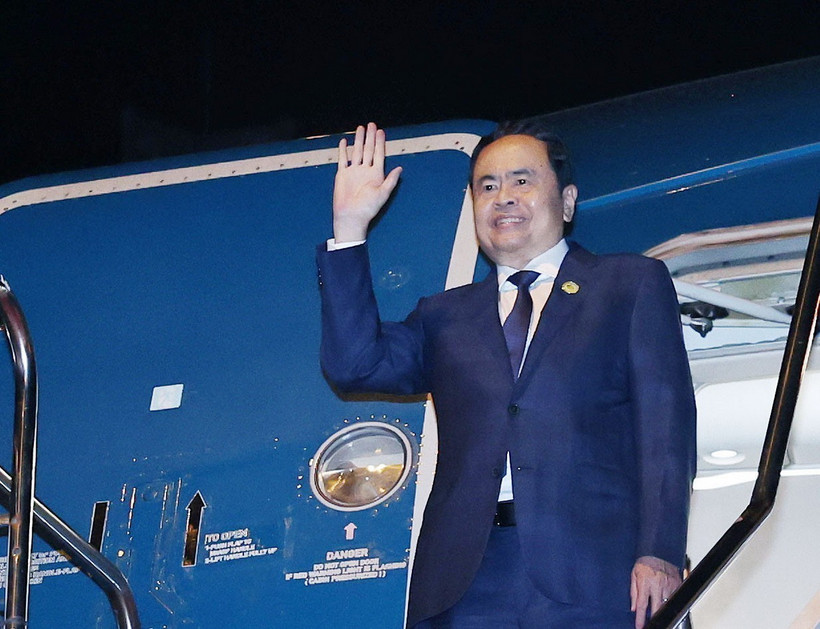 Chủ tịch Quốc hội Trần Thanh Mẫn rời thủ đô Vientiane, kết thúc tốt đẹp chuyến thăm chính thức Lào và tham dự Đại hội đồng AIPA-45. (Ảnh: Thống Nhất/TTXVN)