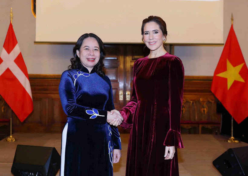 Phó Chủ tịch nước Võ Thị Ánh Xuân và Công nương Đan Mạch Mary tại lễ kỷ niệm 10 năm thiết lập quan hệ Đối tác Toàn diện Việt Nam-Đan Mạch. (Ảnh: An Đăng/TTXVN) 