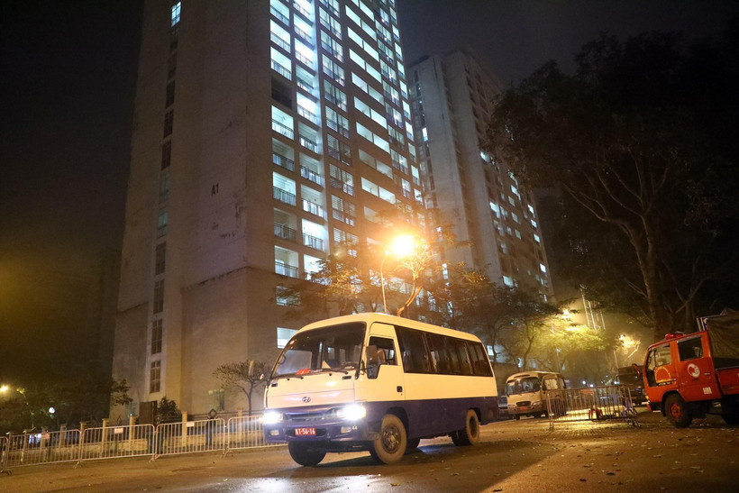 Khu nhà ở cho học sinh, sinh viên Pháp Vân-Tứ Hiệp (quận Hoàng Mai) được trưng dụng làm khu cách ly tập trung, có thể tiếp nhận khoảng 2.000 người. (Ảnh: Huy Hùng/TTXVN)