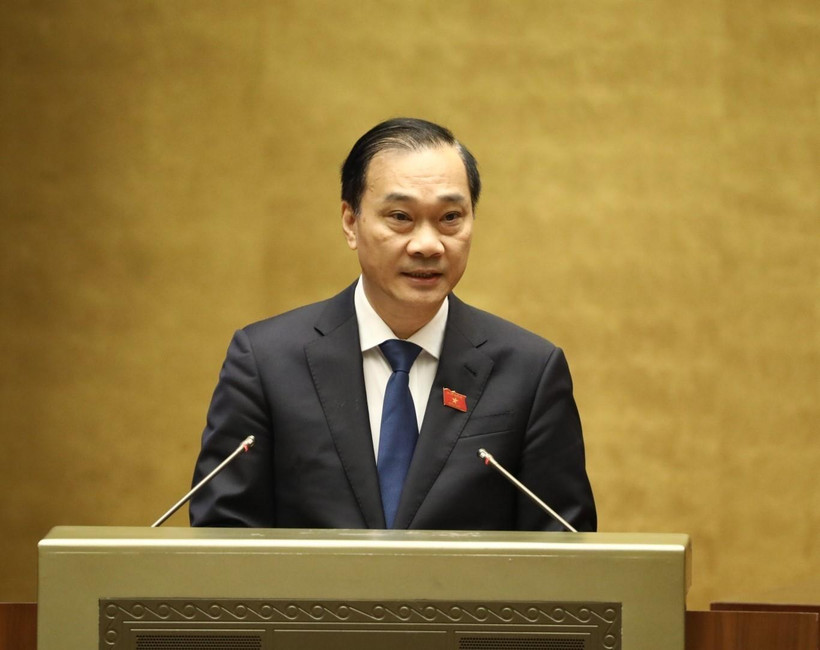 Chủ nhiệm Ủy ban Kinh tế của Quốc hội Vũ Hồng Thanh trình bày Báo cáo thẩm tra dự án Luật Đầu tư (sửa đổi). (Ảnh: Văn Điệp/TTXVN)