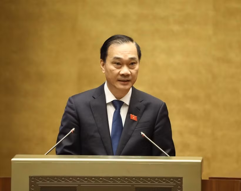 Chủ nhiệm Ủy ban Kinh tế của Quốc hội Vũ Hồng Thanh trình bày Báo cáo thẩm tra dự án Luật Đầu tư (sửa đổi). (Ảnh: Văn Điệp/TTXVN)