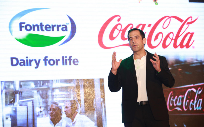 Ông Steve Bonz – Tổng Giám đốc Bộ phận hợp tác chiến lược của Dự án sữa nước Nutriboost của Coca-Cola phát biểu. (Ảnh: BTC/Vietnam+)