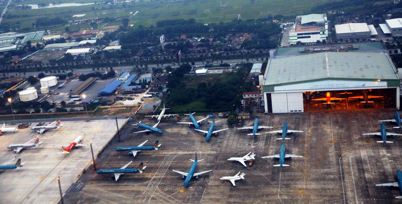 Hàng không chịu tác động đầu tiên và mạnh mẽ nhất bởi đại dịch COVID-19. (Ảnh: Huy Hùng/Vietnam+)