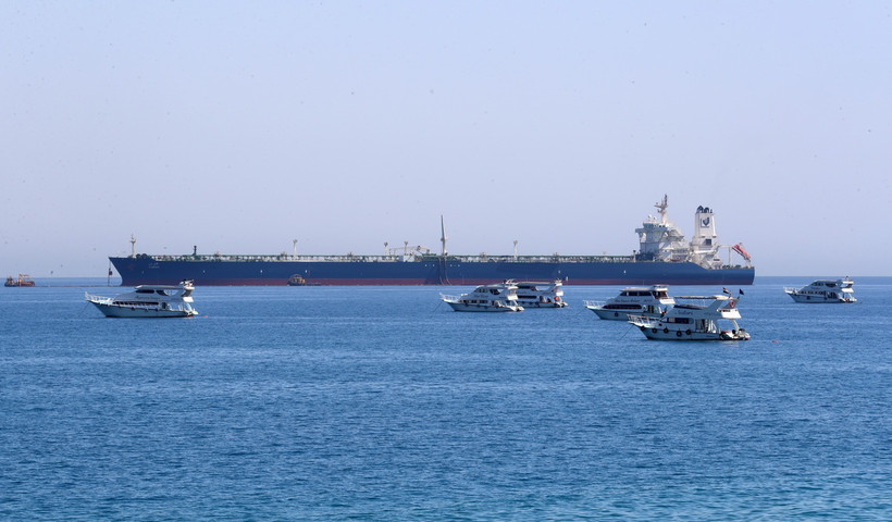 Tàu thuyền di chuyển qua Vịnh Suez, Ai Cập, ngày 8/10/2024. (Ảnh: THX/TTXVN)