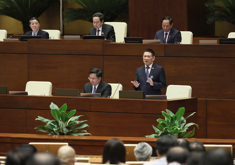 Bộ trưởng Bộ Tài Chính Hồ Đức Phớc giải trình, làm rõ một số vấn đề đại biểu Quốc hội nêu. (Ảnh: An Đăng/TTXVN)