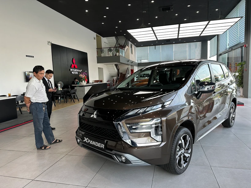 Người dân hạn chế mua ôtô trong tháng Tết là một trong những nguyên nhân khiến thị trường xe Việt giảm mạnh. (Ảnh: Minh Hiếu/Vietnam+)